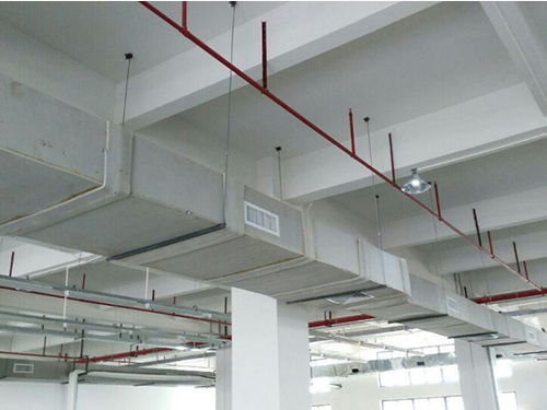 養(yǎng)生房風(fēng)管安裝中